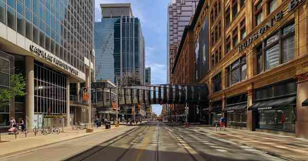 人工智能机器人与人类对话