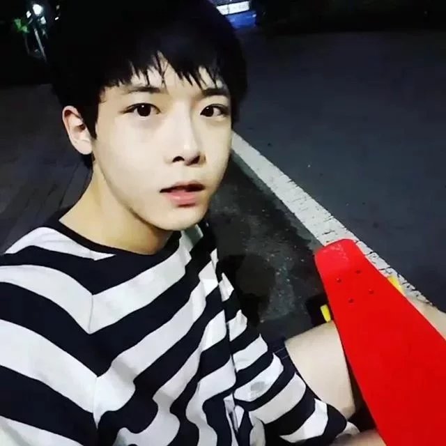 穆眉彪桦