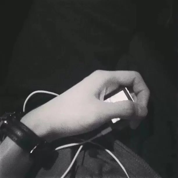 濮阳璐珊雯