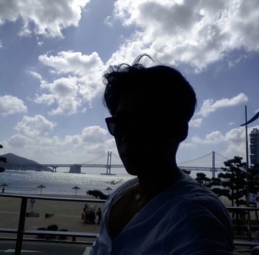 华罡鸿朗